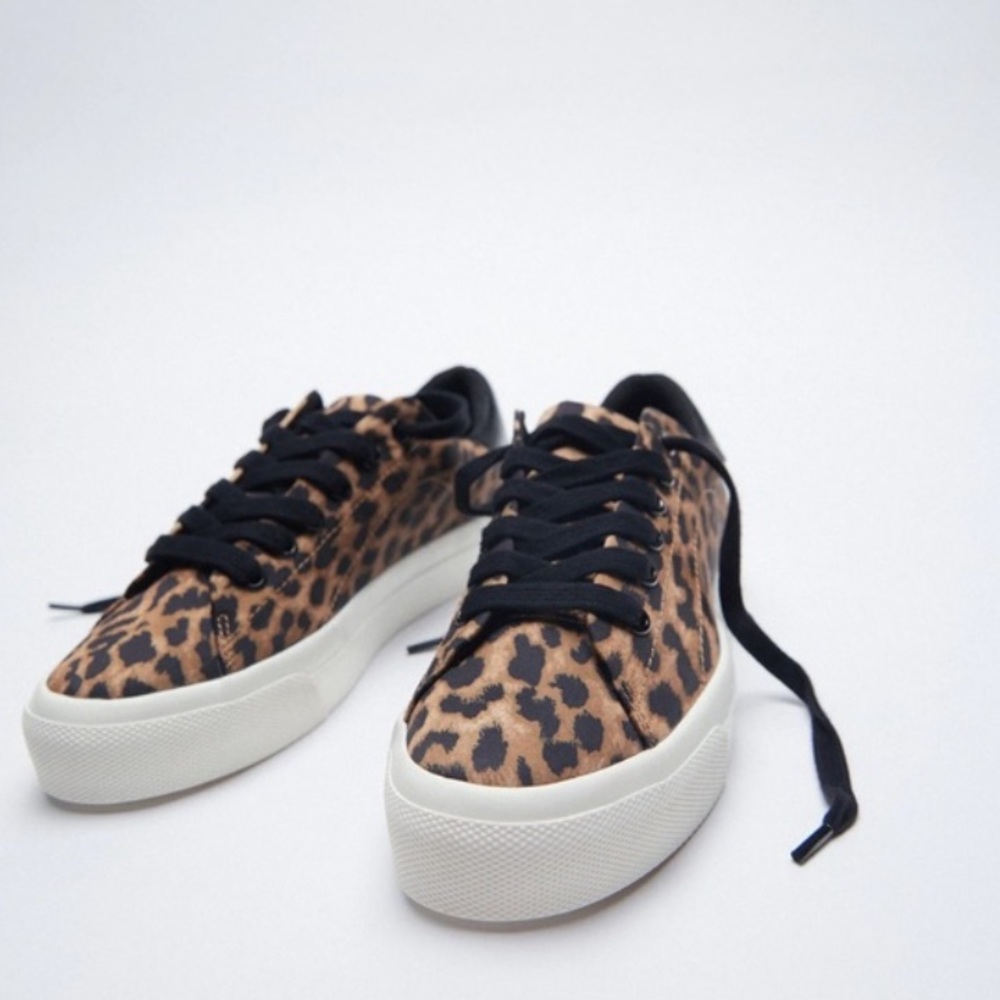 NWOT Zara Leopard Shoes